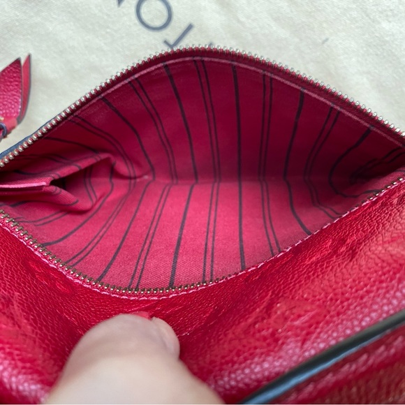 Authentic Louis Vuitton Métis red empreinte crossbody discontinued - Picture 8 of 13